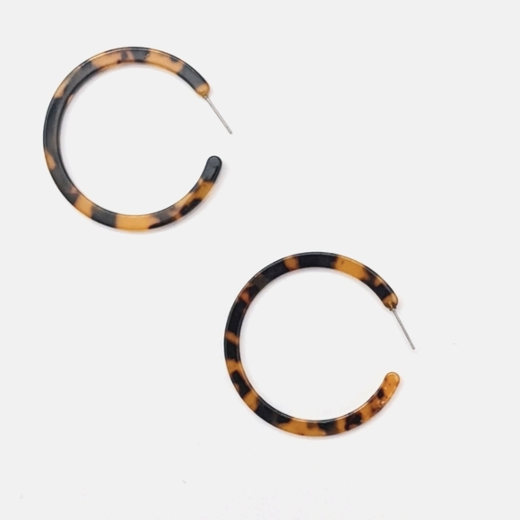 machete inspired acetate tortoiseshell classic hoop earrings - Picture 2 of 8
